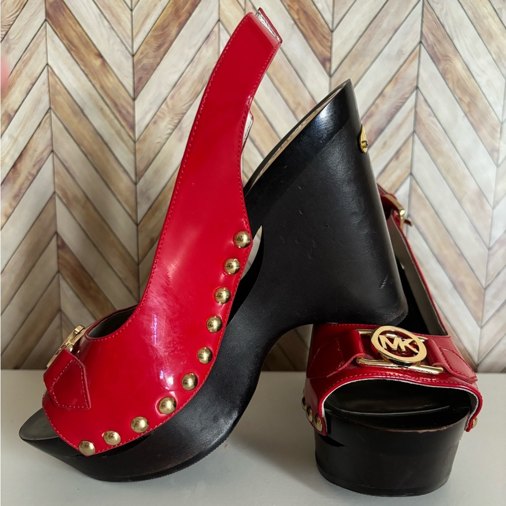 Red Platforms